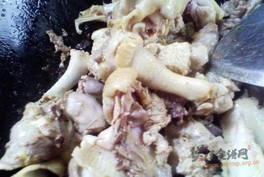 红枣莲子炖鸡的做法