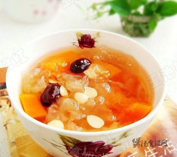 杏仁银耳炖木瓜的做法