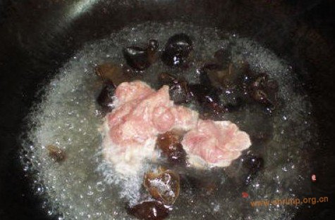 木耳肉片蛋汤的做法