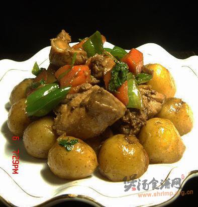 小土豆炖鸡块的做法