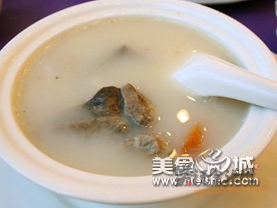 菜干猪利排骨汤的做法