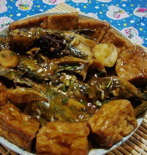 酱香黄颡鱼炖豆腐的做法