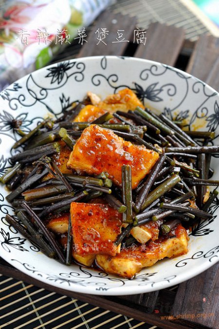 香辣厥菜煲豆腐的做法