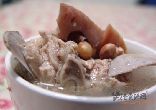 莲藕黄豆脊骨汤的做法
