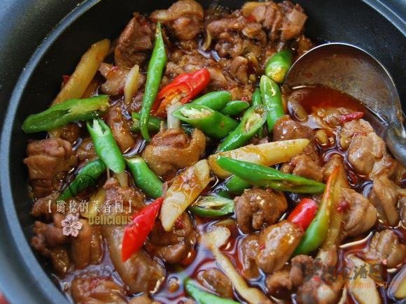 子姜焖鸭煲的做法