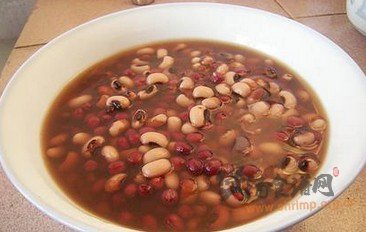 红糖豆子粥的做法