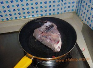 豆浆鱼头汤的做法