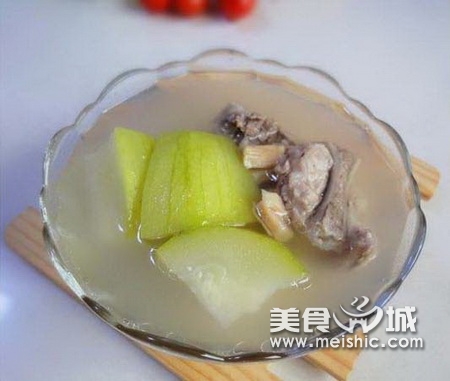 瑶柱节瓜龙骨汤的做法