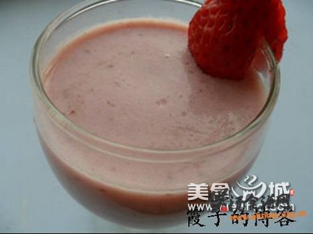 草莓奶昔的做法