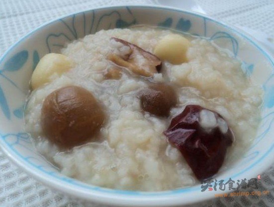 大枣桂圆莲子粥的做法