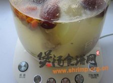 西洋参红枣鸡汤的做法
