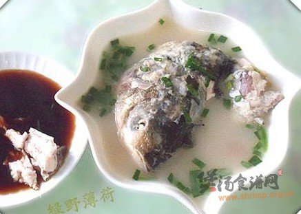 鲢鱼头尾汤的做法