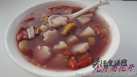 桂花酒香栗子年糕汤的做法