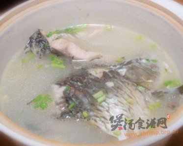 香菜鲤鱼汤的做法