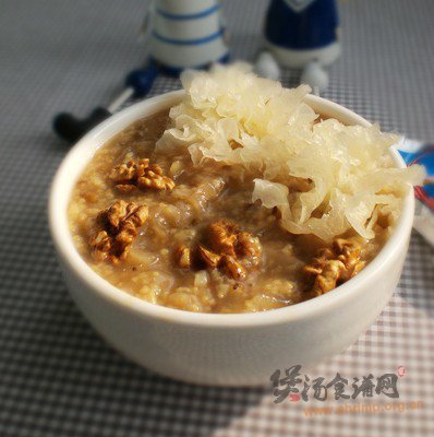 冰糖银耳核桃粥饭的做法