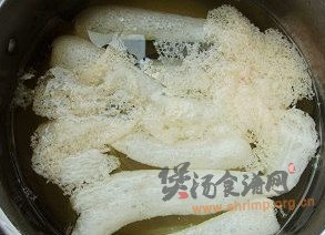 竹荪排骨汤的做法