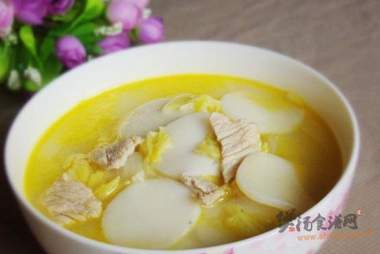 大白菜肉片年糕汤的做法