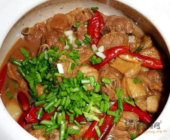 鸭腿魔芋煲的做法