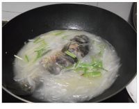 萝卜鲫鱼汤的做法