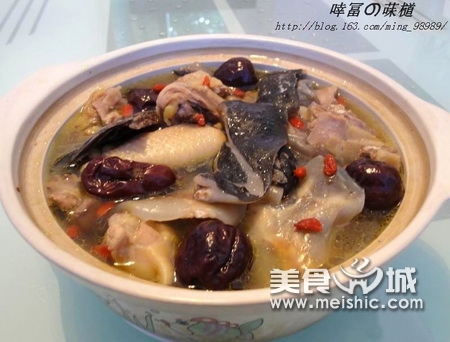 水鱼鸡煲的做法