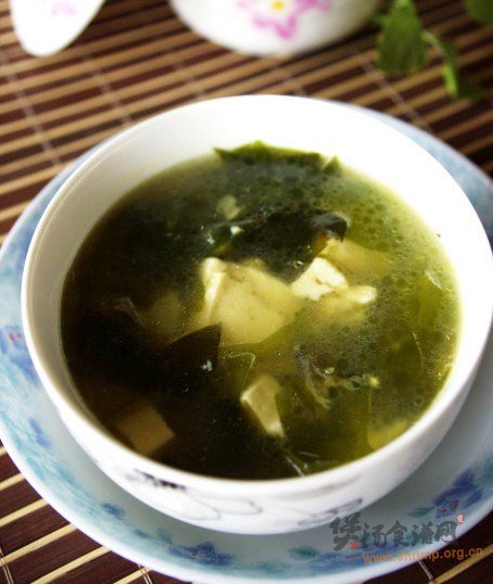 海藻鱼头豆腐汤的做法