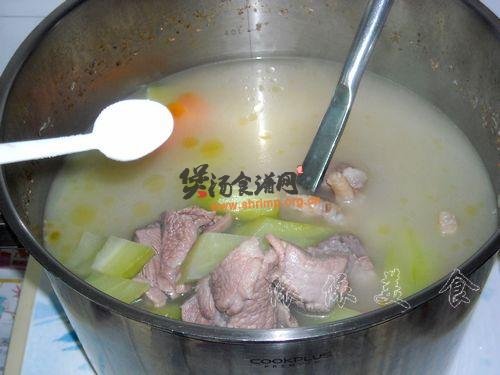 佛手瓜黄豆鸡脚汤的做法