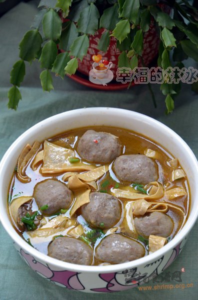 牛肉丸子腐衣汤的做法
