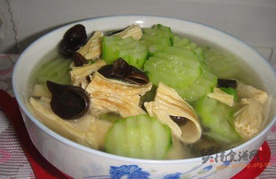 腐竹木耳黄瓜汤的做法