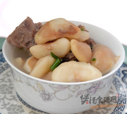 菱角猪骨汤的做法