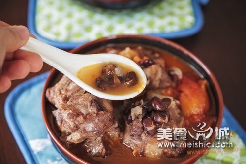 黑豆牛尾汤的做法
