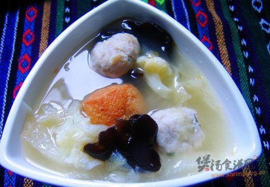白菜油豆腐鱼丸汤的做法