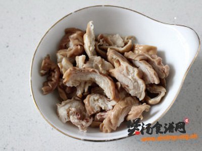 消暑开胃酸辣汤的做法