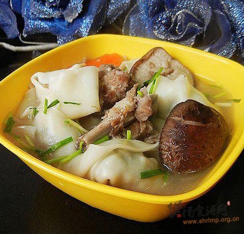 香菇排骨汤馄饨的做法