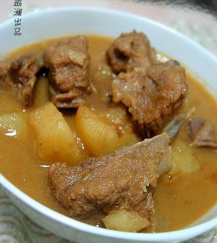 小精排炖土豆的做法