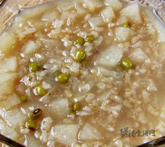 雪梨红糙粥的做法