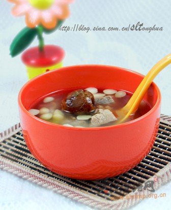 杏仁瘦肉蜜枣煲的做法