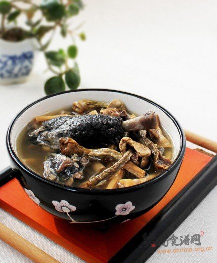 松茸乌鸡汤的做法