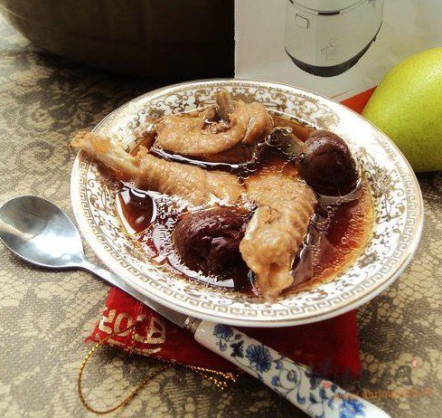 土鸡红菇汤的做法