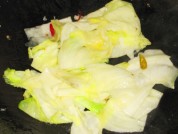 泡椒包菜的做法