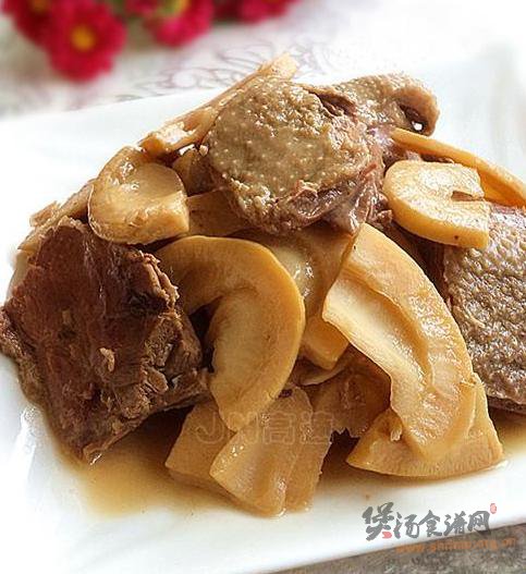 卤鸭炖春笋的做法