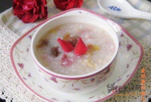 月季花桂圆糯米粥的做法