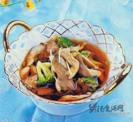 西蓝花鲜蘑汤的做法