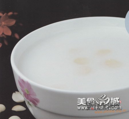 椰汁杏仁露的做法