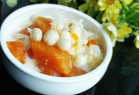 木瓜莲子银耳煲的做法