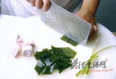 猪蹄炖海带的做法