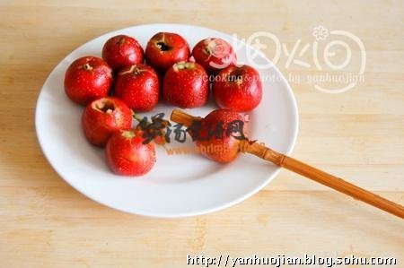 山楂银耳羹的做法