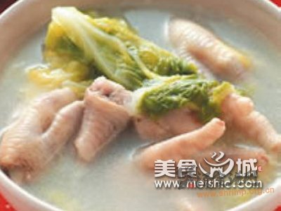 清补凉鸡脚排骨汤的做法