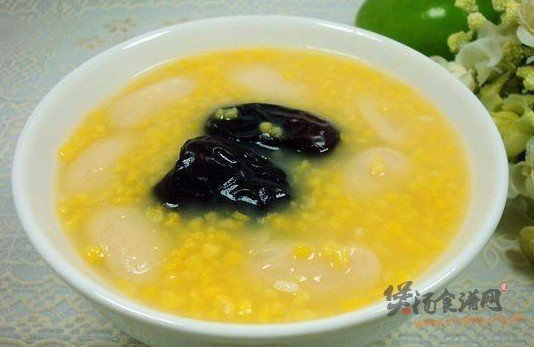 玉米豆枣粥的做法