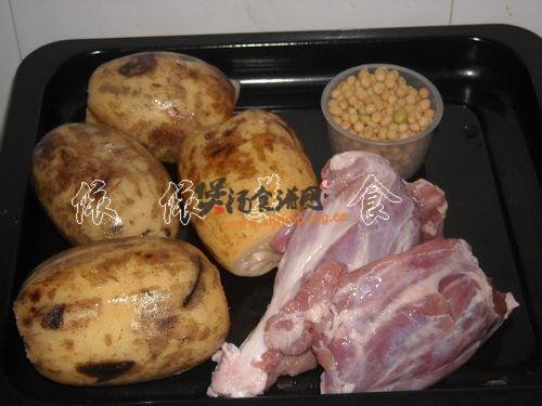 莲藕黄豆肉骨汤的做法