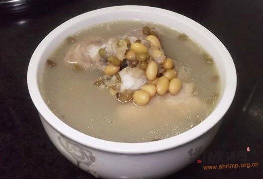 黄绿豆煲鱼骨汤的做法